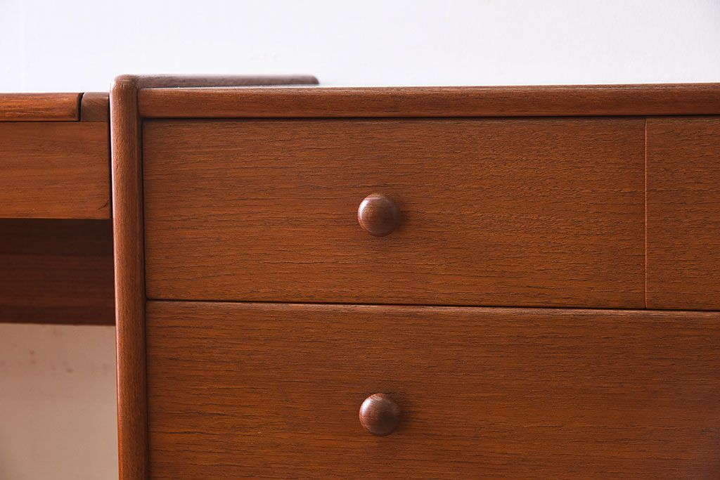 北欧家具　ビンテージ　チーク材　ドレッシングチェスト(ドレッサー)