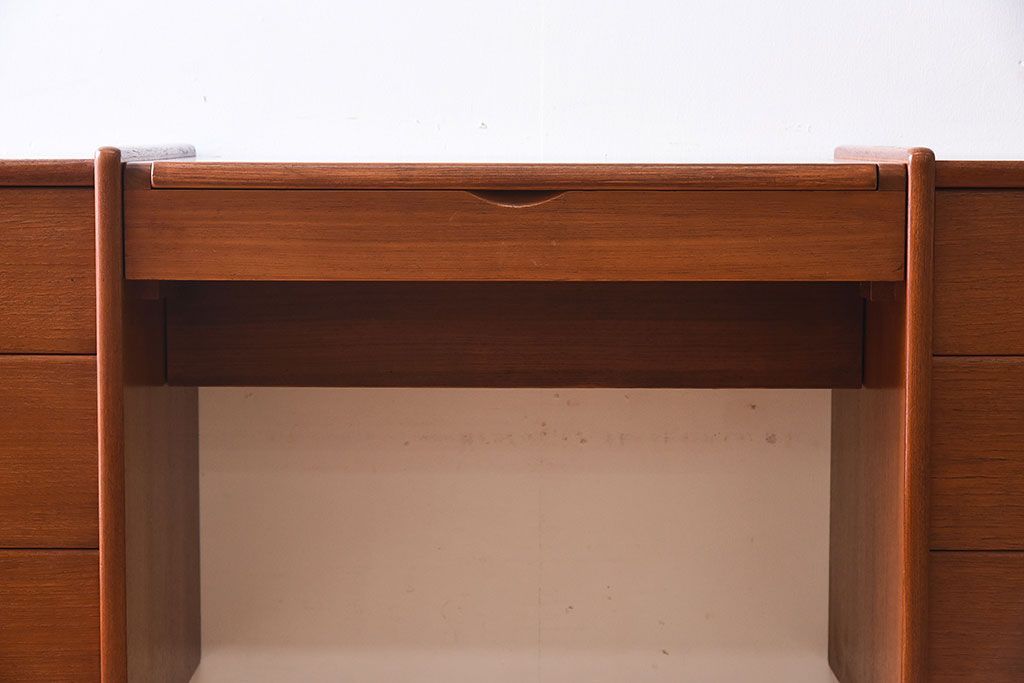 北欧家具　ビンテージ　チーク材　ドレッシングチェスト(ドレッサー)