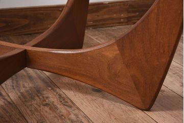ヴィンテージ家具　G-plan(ジープラン)　北欧ビンテージ　ガラストップラウンドテーブル(センターテーブル・コーヒーテーブル)