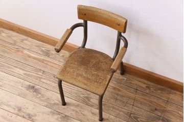 ヴィンテージ家具　イギリス　鉄脚スクールチェア(チャイルドチェア、キッズチェア、アームチェア、ダイニングチェア、板座チェア、ベビーチェア、こども椅子、子どもイス、ビンテージ、英国)(1)