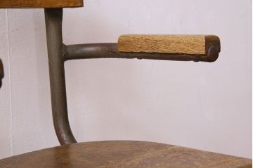 ヴィンテージ家具　イギリス　鉄脚スクールチェア(チャイルドチェア、キッズチェア、アームチェア、ダイニングチェア、板座チェア、ベビーチェア、こども椅子、子どもイス、ビンテージ、英国)(1)