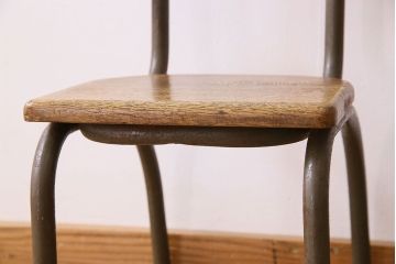ヴィンテージ家具　イギリス　鉄脚スクールチェア(チャイルドチェア、キッズチェア、アームチェア、ダイニングチェア、板座チェア、ベビーチェア、こども椅子、子どもイス、ビンテージ、英国)(1)