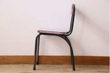 ヴィンテージ家具　イギリスビンテージ　ピンクペイント　鉄脚スクールチェア(チャイルドチェア、キッズチェア、ダイニングチェア、板座チェア、ベビーチェア、こども椅子、子どもイス、ビンテージ、英国)(3)(R-024500)