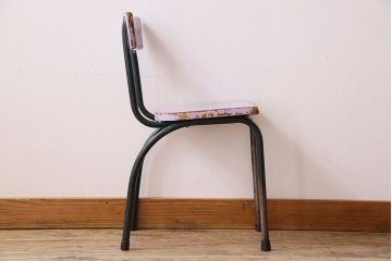 ヴィンテージ家具　イギリスビンテージ　ピンクペイント　鉄脚スクールチェア(チャイルドチェア、キッズチェア、ダイニングチェア、板座チェア、ベビーチェア、こども椅子、子どもイス、ビンテージ、英国)(3)(R-024500)