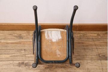 ヴィンテージ家具　イギリス　鉄脚スクールチェア(チャイルドチェア、キッズチェア、アームチェア、ダイニングチェア、板座チェア、ベビーチェア、こども椅子、子どもイス、ビンテージ、英国)(3)(R-024503)