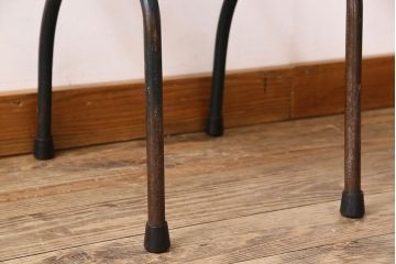 ヴィンテージ家具　イギリスビンテージ　ピンクペイント　鉄脚スクールチェア(チャイルドチェア、キッズチェア、アームチェア、ダイニングチェア、板座チェア、ベビーチェア、こども椅子、子どもイス、ビンテージ、英国)