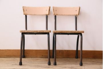 ヴィンテージ家具　イギリス　鉄脚スクールチェア2脚セット(チャイルドチェア、キッズチェア、ダイニングチェア、板座チェア、ベビーチェア、こども椅子、子どもイス、ビンテージ、英国、バラ売り可能)(R-024505)