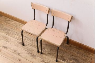 ヴィンテージ家具　イギリス　鉄脚スクールチェア2脚セット(チャイルドチェア、キッズチェア、ダイニングチェア、板座チェア、ベビーチェア、こども椅子、子どもイス、ビンテージ、英国、バラ売り可能)(R-024505)