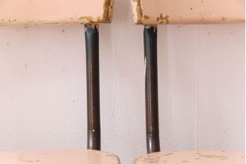 ヴィンテージ家具　イギリス　鉄脚スクールチェア2脚セット(チャイルドチェア、キッズチェア、ダイニングチェア、板座チェア、ベビーチェア、こども椅子、子どもイス、ビンテージ、英国、バラ売り可能)(R-024505)