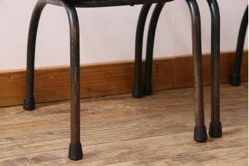 ヴィンテージ家具　イギリス　鉄脚スクールチェア2脚セット(チャイルドチェア、キッズチェア、ダイニングチェア、板座チェア、ベビーチェア、こども椅子、子どもイス、ビンテージ、英国、バラ売り可能)(R-024505)