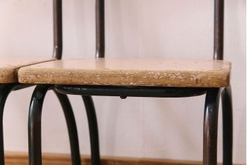 ヴィンテージ家具　イギリス　鉄脚スクールチェア2脚セット(チャイルドチェア、キッズチェア、ダイニングチェア、板座チェア、ベビーチェア、こども椅子、子どもイス、ビンテージ、英国、バラ売り可能)(R-024505)