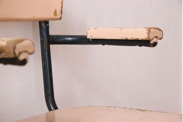 ヴィンテージ家具　イギリス　鉄脚スクールチェア2脚セット(チャイルドチェア、キッズチェア、アームチェア、ダイニングチェア、板座チェア、ベビーチェア、こども椅子、子どもイス、ビンテージ、英国、バラ売り可能)(R-024506)