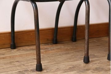 ヴィンテージ家具　イギリス　鉄脚スクールチェア2脚セット(チャイルドチェア、キッズチェア、アームチェア、ダイニングチェア、板座チェア、ベビーチェア、こども椅子、子どもイス、ビンテージ、英国、バラ売り可能)(R-024506)
