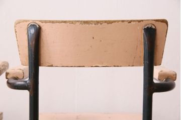 ヴィンテージ家具　イギリス　鉄脚スクールチェア2脚セット(チャイルドチェア、キッズチェア、アームチェア、ダイニングチェア、板座チェア、ベビーチェア、こども椅子、子どもイス、ビンテージ、英国、バラ売り可能)(R-024506)