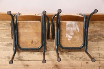 ヴィンテージ家具　イギリス　鉄脚スクールチェア2脚セット(チャイルドチェア、キッズチェア、アームチェア、ダイニングチェア、板座チェア、ベビーチェア、こども椅子、子どもイス、ビンテージ、英国、バラ売り可能)(R-024506)