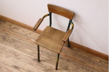 ヴィンテージ家具　イギリス　鉄脚スクールチェア(チャイルドチェア、キッズチェア、アームチェア、ダイニングチェア、板座チェア、ベビーチェア、こども椅子、子どもイス、ビンテージ、英国)