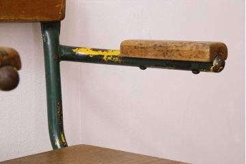 ヴィンテージ家具　イギリス　鉄脚スクールチェア(チャイルドチェア、キッズチェア、アームチェア、ダイニングチェア、板座チェア、ベビーチェア、こども椅子、子どもイス、ビンテージ、英国)