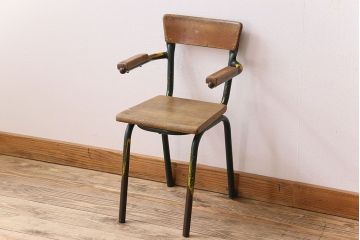 ヴィンテージ家具　イギリス　鉄脚スクールチェア(チャイルドチェア、キッズチェア、アームチェア、ダイニングチェア、板座チェア、ベビーチェア、こども椅子、子どもイス、ビンテージ、英国)