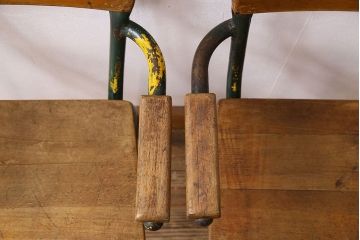ヴィンテージ家具　イギリス　鉄脚スクールチェア2脚セット(チャイルドチェア、キッズチェア、アームチェア、ダイニングチェア、板座チェア、ベビーチェア、こども椅子、子どもイス、ビンテージ、英国、バラ売り可能)(R-024508)