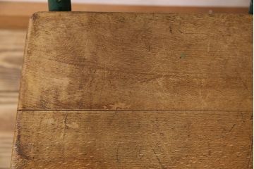ヴィンテージ家具　イギリス　鉄脚スクールチェア2脚セット(チャイルドチェア、キッズチェア、アームチェア、ダイニングチェア、板座チェア、ベビーチェア、こども椅子、子どもイス、ビンテージ、英国、バラ売り可能)(R-024508)