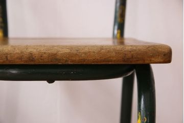ヴィンテージ家具　イギリス　鉄脚スクールチェア2脚セット(チャイルドチェア、キッズチェア、アームチェア、ダイニングチェア、板座チェア、ベビーチェア、こども椅子、子どもイス、ビンテージ、英国、バラ売り可能)(R-024508)