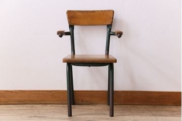 ヴィンテージ家具　イギリス　鉄脚スクールチェア(チャイルドチェア、キッズチェア、アームチェア、ダイニングチェア、板座チェア、ベビーチェア、こども椅子、子どもイス、ビンテージ、英国)
