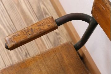 ヴィンテージ家具　イギリス　鉄脚スクールチェア(チャイルドチェア、キッズチェア、アームチェア、ダイニングチェア、板座チェア、ベビーチェア、こども椅子、子どもイス、ビンテージ、英国)