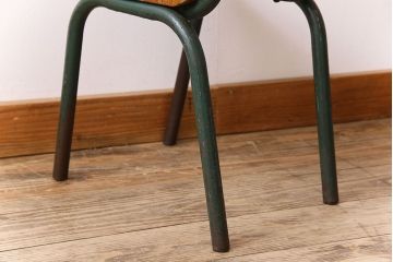 ヴィンテージ家具　イギリス　鉄脚スクールチェア(チャイルドチェア、キッズチェア、アームチェア、ダイニングチェア、板座チェア、ベビーチェア、こども椅子、子どもイス、ビンテージ、英国)