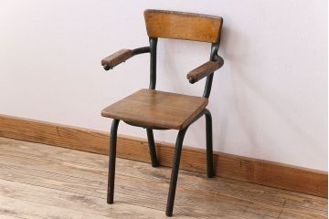 ヴィンテージ家具　イギリス　鉄脚スクールチェア(チャイルドチェア、キッズチェア、アームチェア、ダイニングチェア、板座チェア、ベビーチェア、こども椅子、子どもイス、ビンテージ、英国)