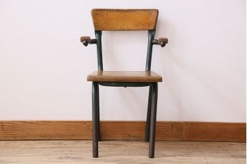 ヴィンテージ家具　イギリス　鉄脚スクールチェア(チャイルドチェア、キッズチェア、アームチェア、ダイニングチェア、板座チェア、ベビーチェア、こども椅子、子どもイス、ビンテージ、英国)