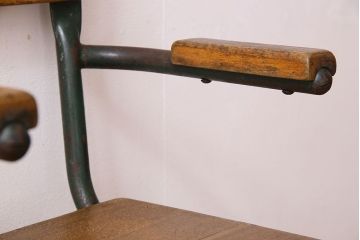 ヴィンテージ家具　イギリス　鉄脚スクールチェア(チャイルドチェア、キッズチェア、アームチェア、ダイニングチェア、板座チェア、ベビーチェア、こども椅子、子どもイス、ビンテージ、英国)