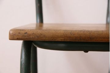 ヴィンテージ家具　イギリス　鉄脚スクールチェア(チャイルドチェア、キッズチェア、アームチェア、ダイニングチェア、板座チェア、ベビーチェア、こども椅子、子どもイス、ビンテージ、英国)