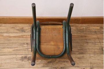 ヴィンテージ家具　イギリス　鉄脚スクールチェア(チャイルドチェア、キッズチェア、アームチェア、ダイニングチェア、板座チェア、ベビーチェア、こども椅子、子どもイス、ビンテージ、英国)
