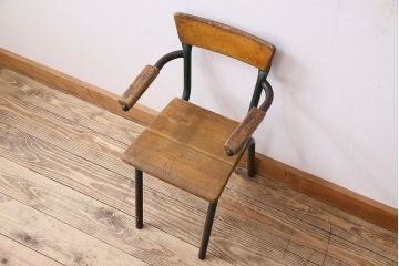 ヴィンテージ家具　イギリス　鉄脚スクールチェア(チャイルドチェア、キッズチェア、アームチェア、ダイニングチェア、板座チェア、ベビーチェア、こども椅子、子どもイス、ビンテージ、英国)