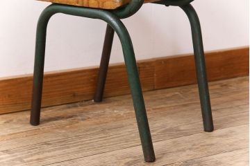 ヴィンテージ家具　イギリス　鉄脚スクールチェア(チャイルドチェア、キッズチェア、アームチェア、ダイニングチェア、板座チェア、ベビーチェア、こども椅子、子どもイス、ビンテージ、英国)