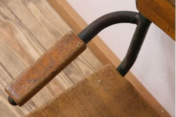 ヴィンテージ家具　イギリス　鉄脚スクールチェア(チャイルドチェア、キッズチェア、アームチェア、ダイニングチェア、板座チェア、ベビーチェア、こども椅子、子どもイス、ビンテージ、英国)