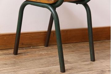 ヴィンテージ家具　イギリス　鉄脚スクールチェア(チャイルドチェア、キッズチェア、アームチェア、ダイニングチェア、板座チェア、ベビーチェア、こども椅子、子どもイス、ビンテージ、英国)