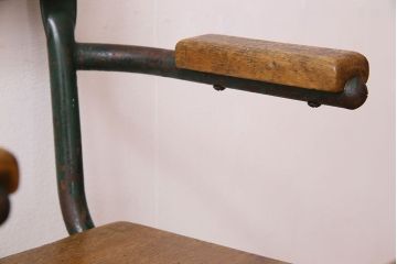 ヴィンテージ家具　イギリス　鉄脚スクールチェア(チャイルドチェア、キッズチェア、アームチェア、ダイニングチェア、板座チェア、ベビーチェア、こども椅子、子どもイス、ビンテージ、英国)
