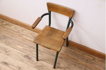 ヴィンテージ家具　イギリス　鉄脚スクールチェア(チャイルドチェア、キッズチェア、アームチェア、ダイニングチェア、板座チェア、ベビーチェア、こども椅子、子どもイス、ビンテージ、英国)(1)