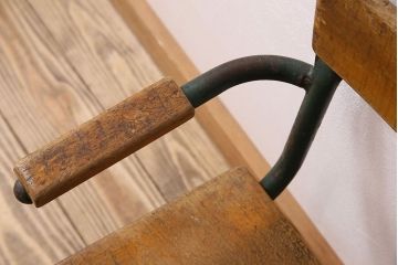 ヴィンテージ家具　イギリス　鉄脚スクールチェア(チャイルドチェア、キッズチェア、アームチェア、ダイニングチェア、板座チェア、ベビーチェア、こども椅子、子どもイス、ビンテージ、英国)(1)