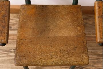 ヴィンテージ家具　イギリス　鉄脚スクールチェア(チャイルドチェア、キッズチェア、アームチェア、ダイニングチェア、板座チェア、ベビーチェア、こども椅子、子どもイス、ビンテージ、英国)(1)
