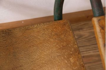 ヴィンテージ家具　イギリス　鉄脚スクールチェア(チャイルドチェア、キッズチェア、アームチェア、ダイニングチェア、板座チェア、ベビーチェア、こども椅子、子どもイス、ビンテージ、英国)(1)