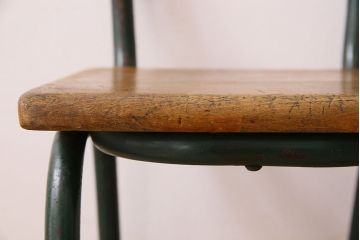 ヴィンテージ家具　イギリス　鉄脚スクールチェア(チャイルドチェア、キッズチェア、アームチェア、ダイニングチェア、板座チェア、ベビーチェア、こども椅子、子どもイス、ビンテージ、英国)(1)
