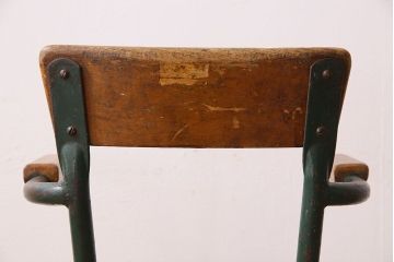 ヴィンテージ家具　イギリス　鉄脚スクールチェア(チャイルドチェア、キッズチェア、アームチェア、ダイニングチェア、板座チェア、ベビーチェア、こども椅子、子どもイス、ビンテージ、英国)(1)