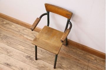 ヴィンテージ家具　イギリス　鉄脚スクールチェア(チャイルドチェア、キッズチェア、アームチェア、ダイニングチェア、板座チェア、ベビーチェア、こども椅子、子どもイス、ビンテージ、英国)(2)