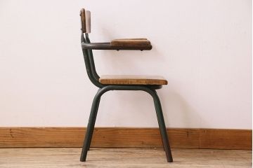 ヴィンテージ家具　イギリス　鉄脚スクールチェア(チャイルドチェア、キッズチェア、アームチェア、ダイニングチェア、板座チェア、ベビーチェア、こども椅子、子どもイス、ビンテージ、英国)(2)