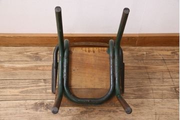 ヴィンテージ家具　イギリス　鉄脚スクールチェア(チャイルドチェア、キッズチェア、アームチェア、ダイニングチェア、板座チェア、ベビーチェア、こども椅子、子どもイス、ビンテージ、英国)(2)