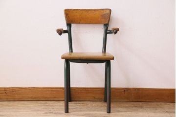 ヴィンテージ家具　イギリス　鉄脚スクールチェア(チャイルドチェア、キッズチェア、アームチェア、ダイニングチェア、板座チェア、ベビーチェア、こども椅子、子どもイス、ビンテージ、英国)(2)