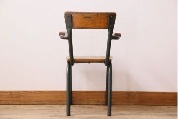 ヴィンテージ家具　イギリス　鉄脚スクールチェア(チャイルドチェア、キッズチェア、アームチェア、ダイニングチェア、板座チェア、ベビーチェア、こども椅子、子どもイス、ビンテージ、英国)(2)