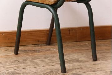 ヴィンテージ家具　イギリス　鉄脚スクールチェア(チャイルドチェア、キッズチェア、アームチェア、ダイニングチェア、板座チェア、ベビーチェア、こども椅子、子どもイス、ビンテージ、英国)(2)